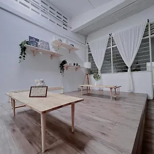 https://the-cozy-place-by-nestcove.hotelsinmalacca.net